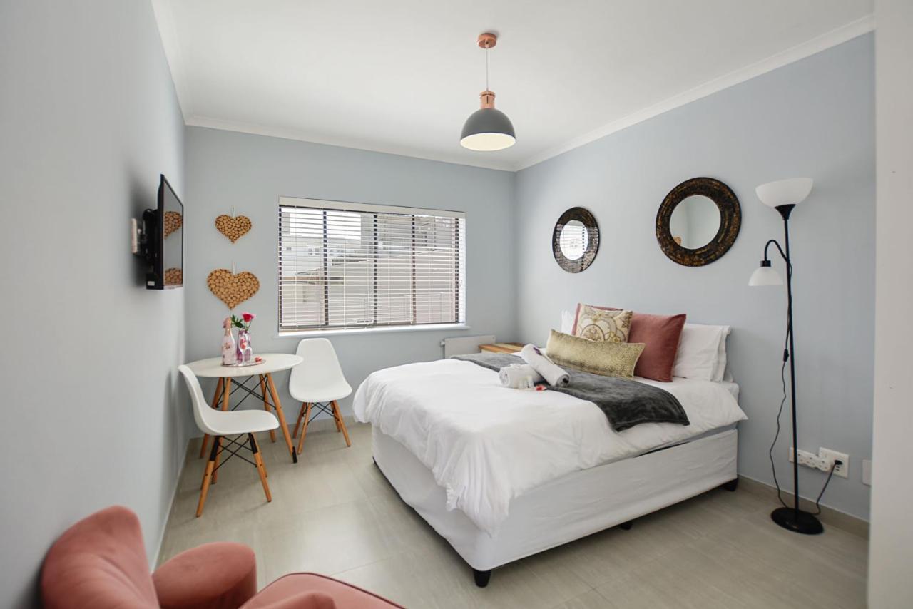 Sea Breeze Apartments بلوبيرجستراند المظهر الخارجي الصورة
