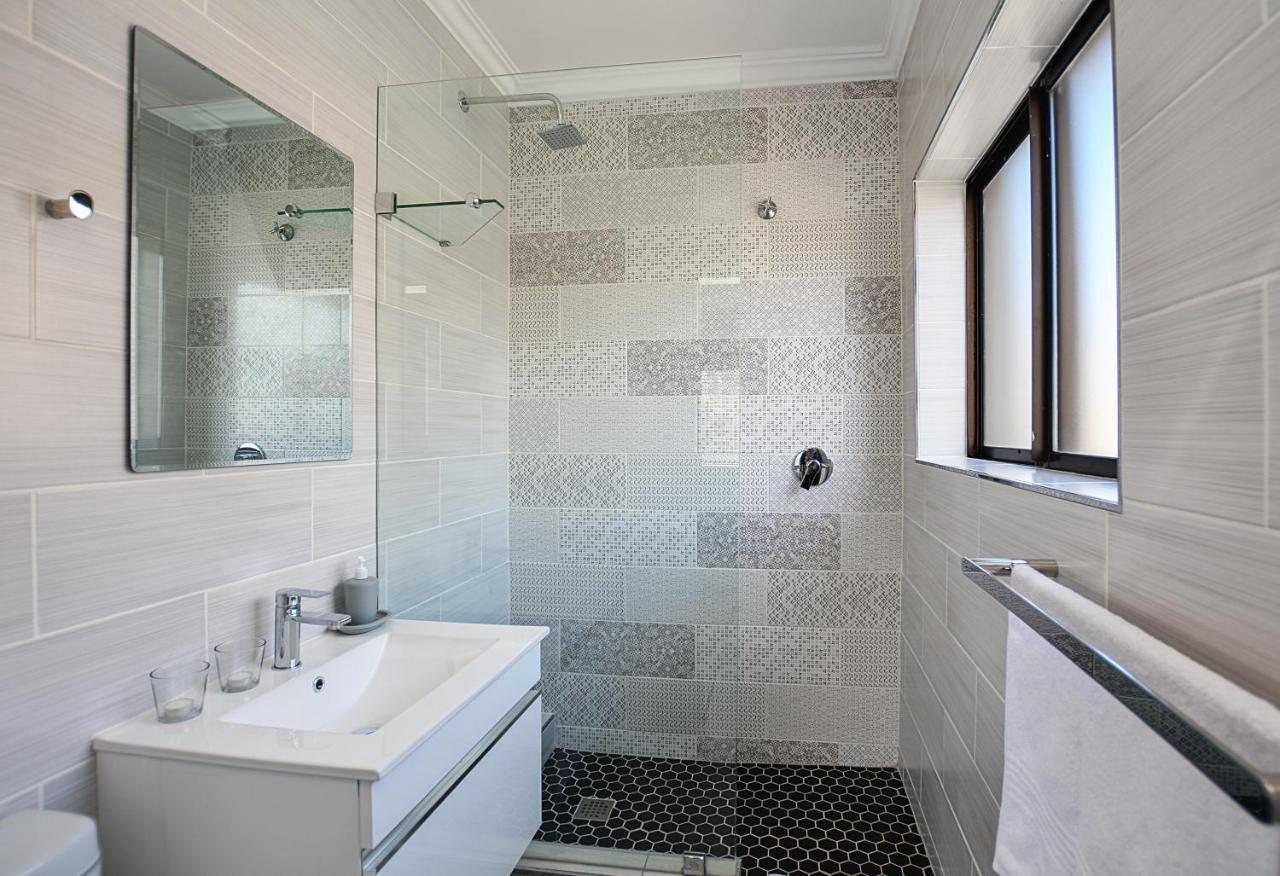 Sea Breeze Apartments بلوبيرجستراند المظهر الخارجي الصورة
