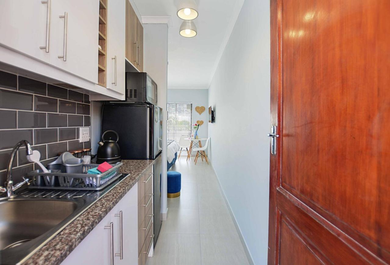Sea Breeze Apartments بلوبيرجستراند المظهر الخارجي الصورة