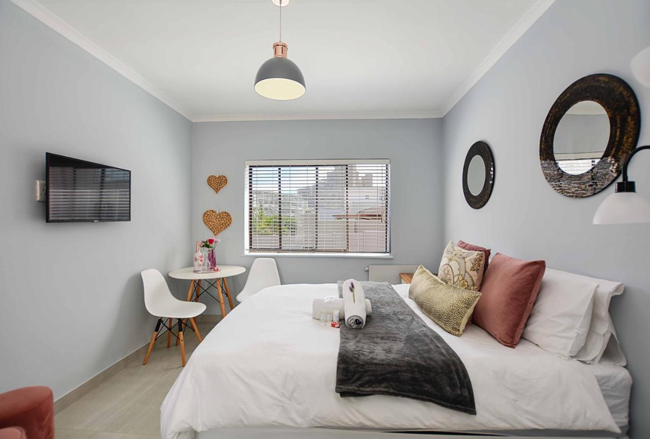 Sea Breeze Apartments بلوبيرجستراند المظهر الخارجي الصورة