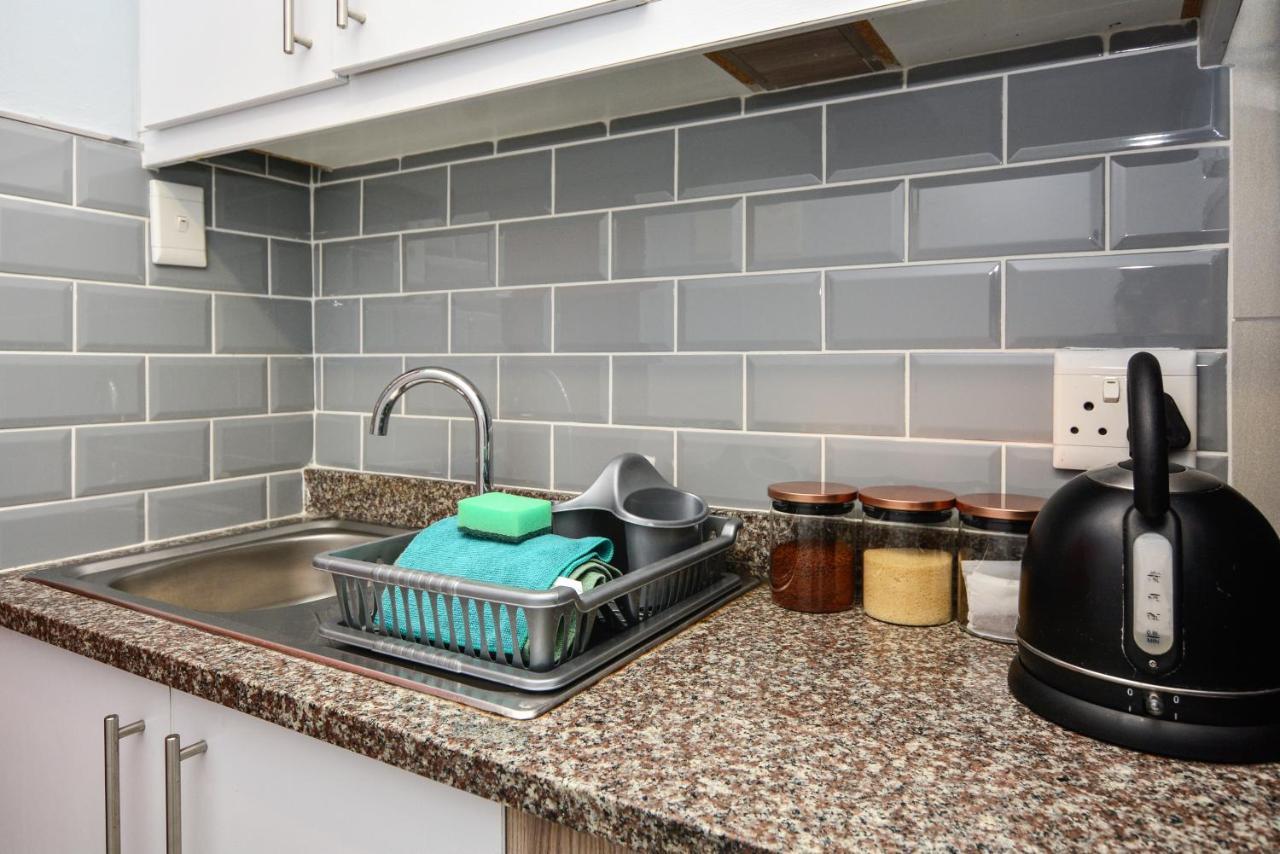 Sea Breeze Apartments بلوبيرجستراند المظهر الخارجي الصورة